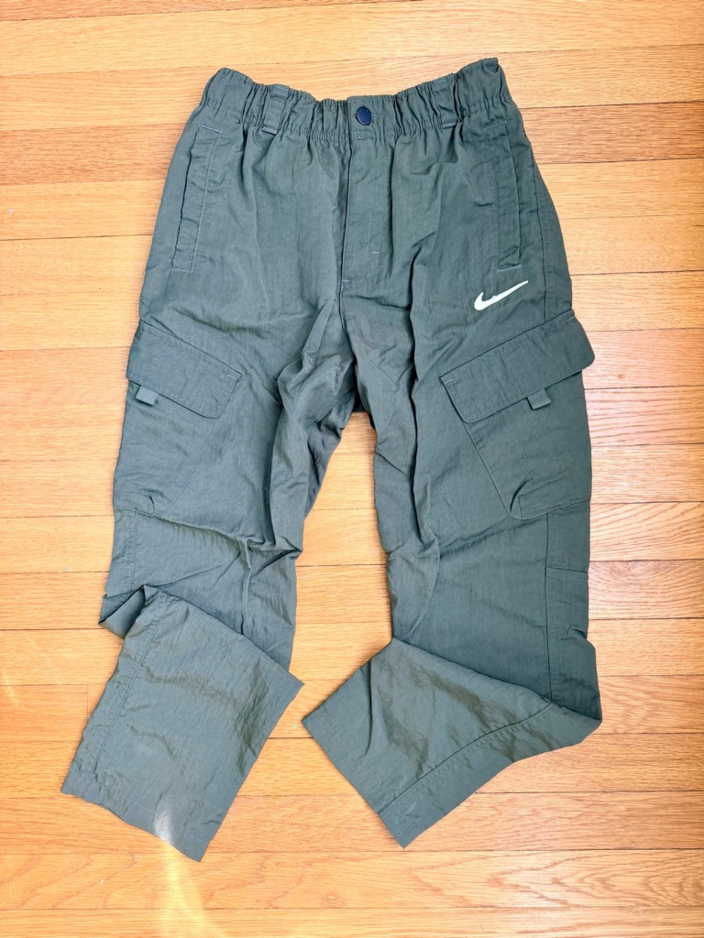 EUC Nike | Boys Bottoms | Olive Cargo Pants White Swoosh | Size L | Outdoor Play